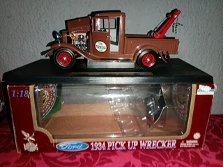 1934 Ford pickup tow-truck 1/18 die-cast model