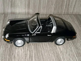1967 Porsche 911 1/32 model car
