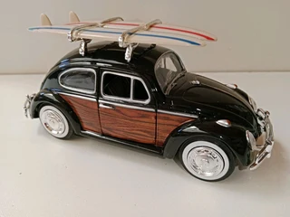 Vw beetle with surfboards 1/24 model car