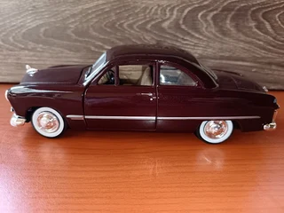 1949 Ford model car 1/24