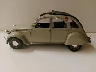 1/18 scale citroen 2CV solido model car