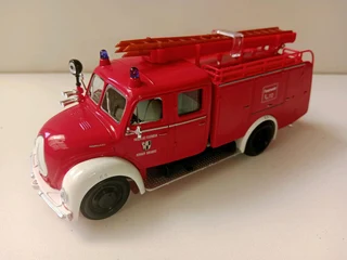 Fire engine 1:43 diecast model