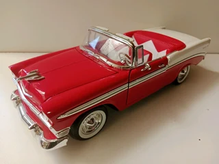 1956 Chevy Bel Air 1/18 road signature