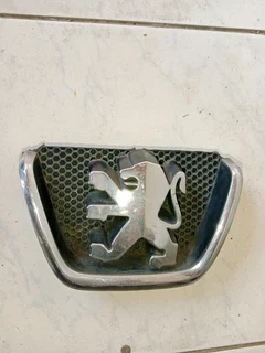 Peugot 206 grill badge