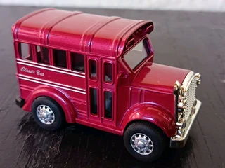 1:36 bus diecast model