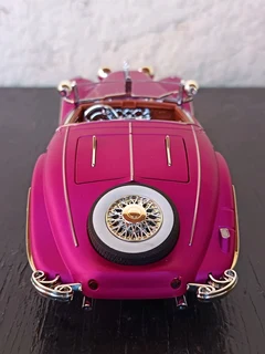 1:24 Mercedes-Benz 500k diecast model