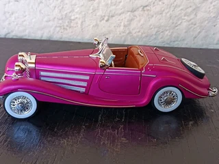 1:24 Mercedes-Benz 500k diecast model