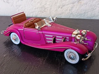 1:24 Mercedes-Benz 500k diecast model