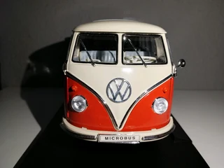 1963 Volkswagen T1 Bus 1/18 model car