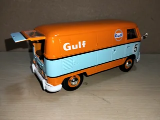 Volkswagen type 2 t1 delivery van Gulf Edition 1:24