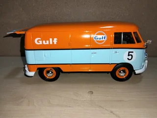 Volkswagen type 2 t1 delivery van Gulf Edition 1:24