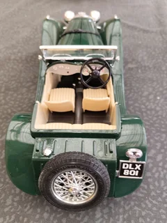 1:18 Jaguar model car diecast