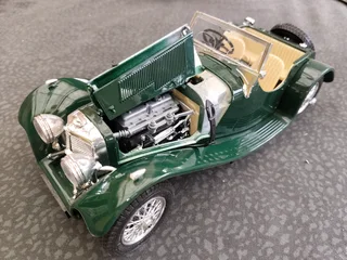 1:18 Jaguar model car diecast