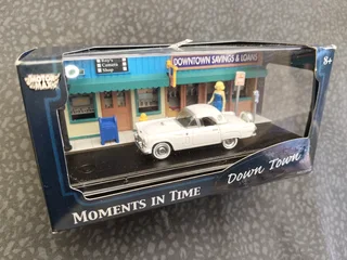 1:64 model car diorama garage