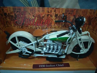 1930 Indian Chief Diecast Motorcycle Model 1:12 scale die cast