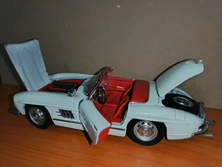 1:18 diecast model car Mercedes Benz 300SL
