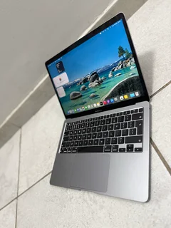 Immaculate Condition MacBook Air 2020 M1 Chip 8GB Ram 256GB SSD