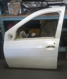 NP200 LEFT DOOR FOR SALE