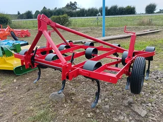 10 Tine Kongskilde Vibroflex (R38,000 exc VAT)
