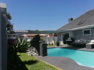 Patio &amp; Garden Shade Sails