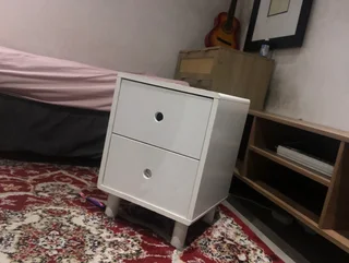 Selling single bed that comes with mattress, side bed and few other items