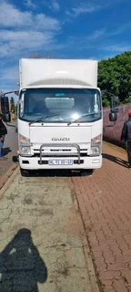 Closed  trucks for hire