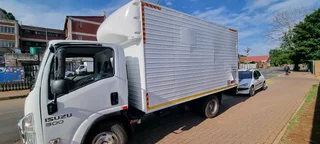 Closed  trucks for hire