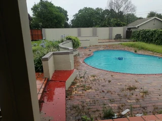 PROFESSIONAL PAINTERS