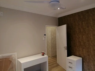 PROFESSIONAL PAINTERS