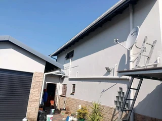 PROFESSIONAL PAINTERS