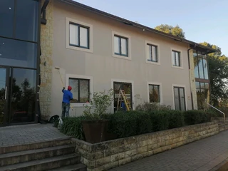 PROFESSIONAL PAINTERS