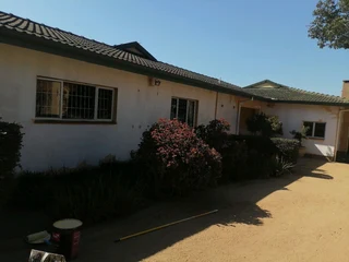 PROFESSIONAL PAINTERS