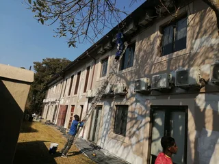 PROFESSIONAL PAINTERS