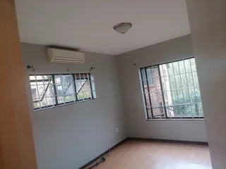 PROFESSIONAL PAINTERS