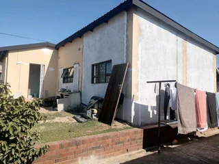 PROFESSIONAL PAINTERS