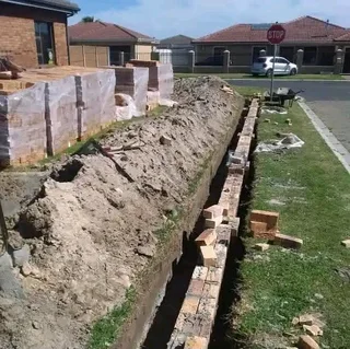 we do building boundary wall and nutecgates and panels fencing installation.gate motorinstallation.