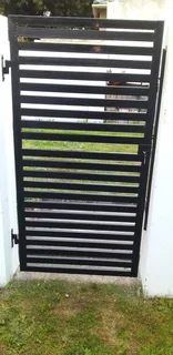 Building boundary walls and gates installation