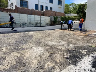 Asphalt and Tar Surfacing driveway