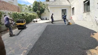Asphalt and Tar Surfacing driveway