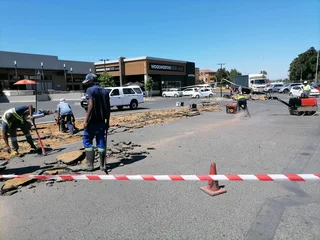 Tar Surfacing and Driveway