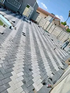 PAVING R60 per Square Labour 081 3664446