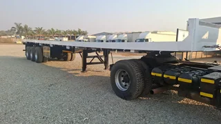 FULLY REFURBISHED HENRED TRAILER
