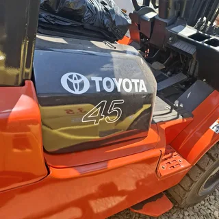 BOOST YOUR PRODUCTIVITY WITH TOYOTA FORKLIFT