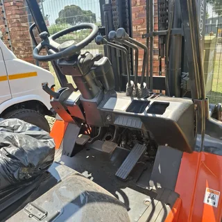 BOOST YOUR PRODUCTIVITY WITH TOYOTA FORKLIFT