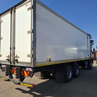 EXPECT MORE WITH THIS FRIDGE TRUCK