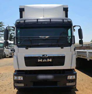 Bold  Business Movers