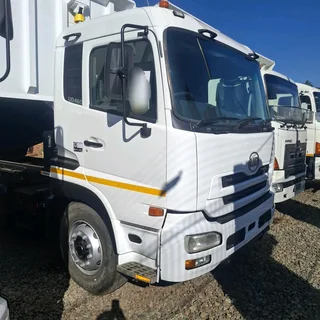 NISSAN UD 460 10CUBE WITH A NEW BIN