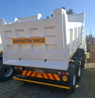 NISSAN UD 460 10CUBE WITH A NEW BIN