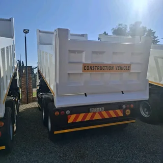 NISSAN UD 460 10CUBE WITH A NEW BIN