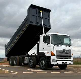 TWINSTEER DESIGNED TO PUSH LOADS